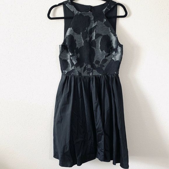 Eva Franco Brighton Metallic Knit Flower Dress - Picture 3 of 7